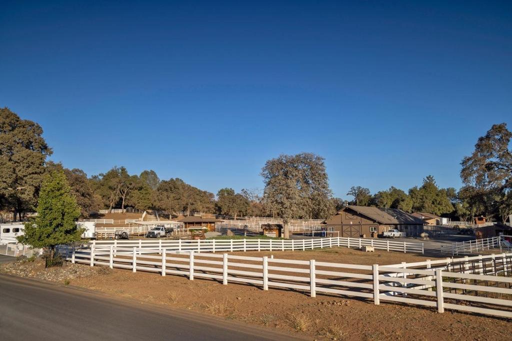 Bigfoot Retreat Home Close To Beach Groveland Exterior photo